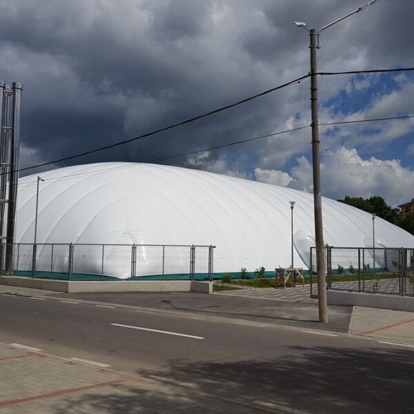 Balon comănești piscină 01